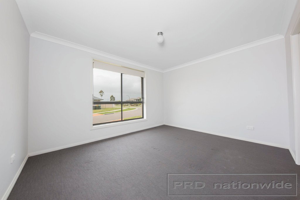 1 Carlow Way EAST MAITLAND 8