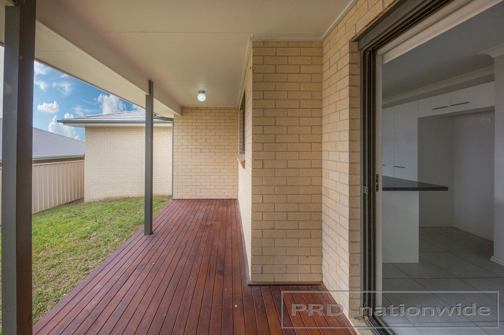 1 Carlow Way EAST MAITLAND 13