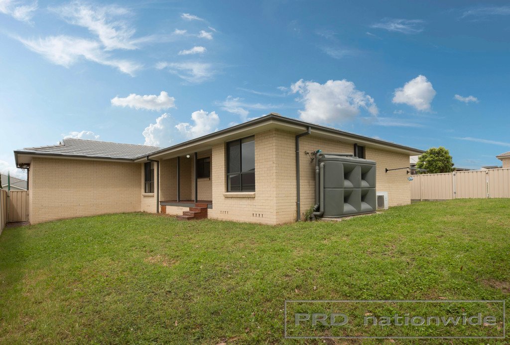 1 Carlow Way EAST MAITLAND 15