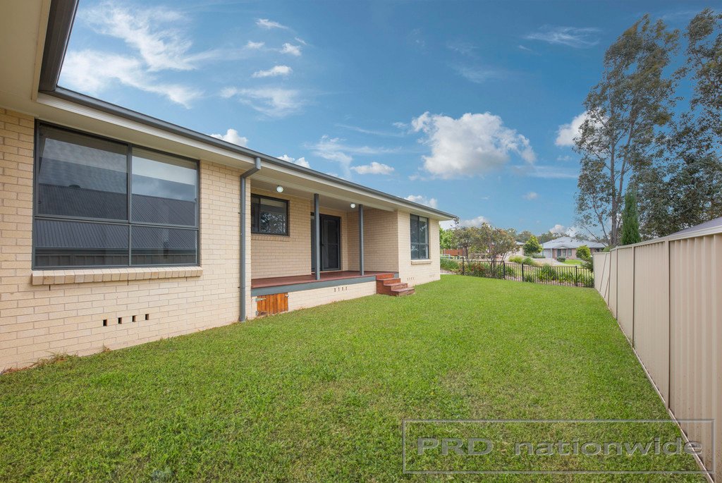 1 Carlow Way EAST MAITLAND 16