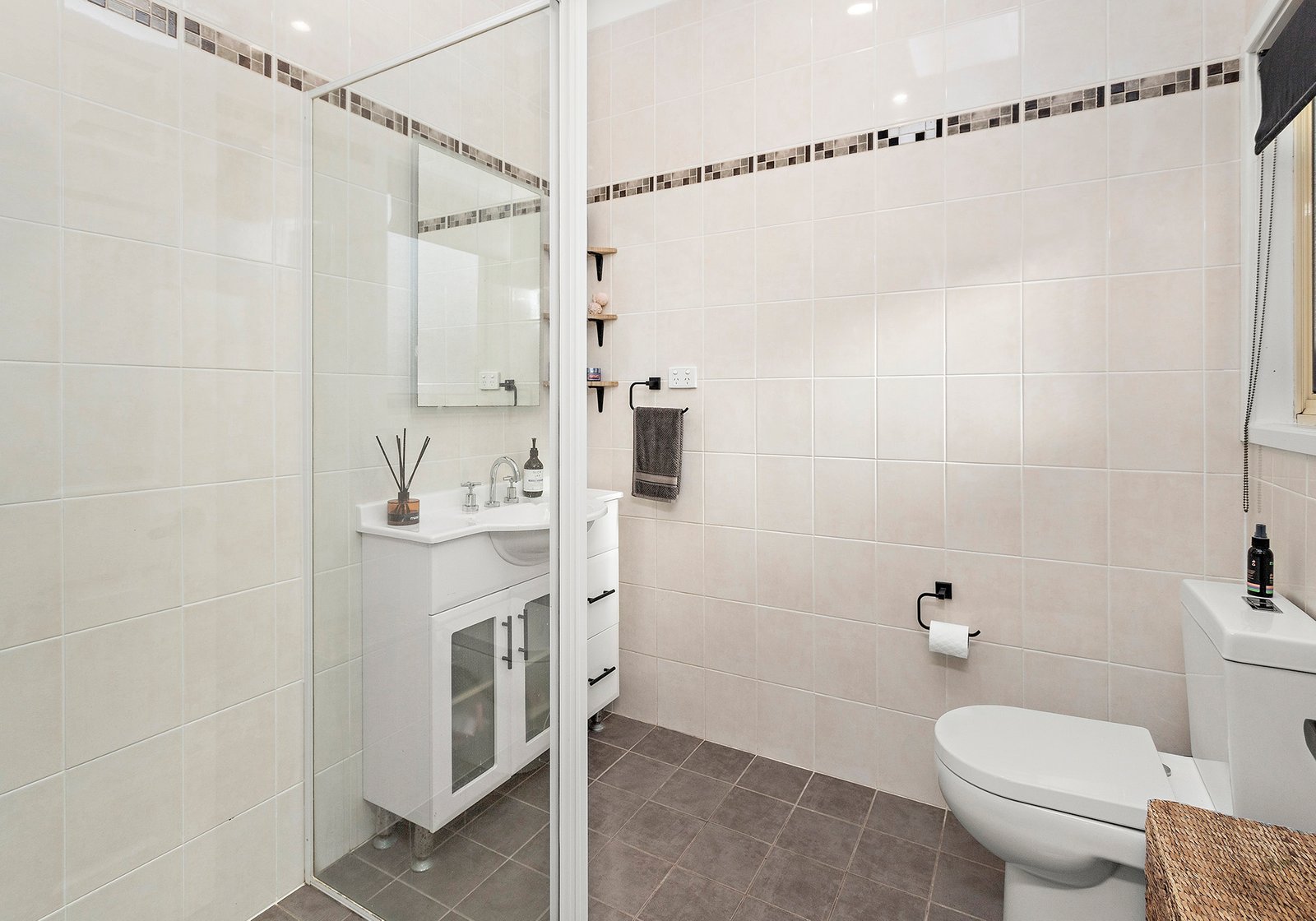 1 Carlyle Close DAPTO 12