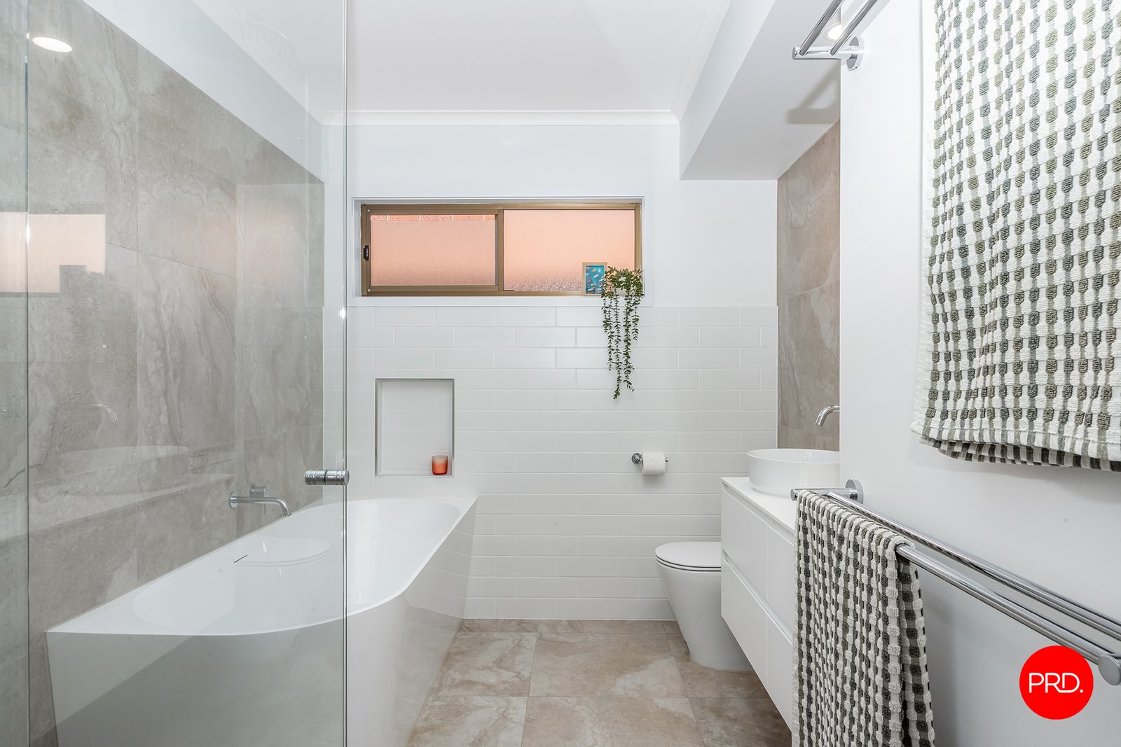 1 Carola Court KENNINGTON 12