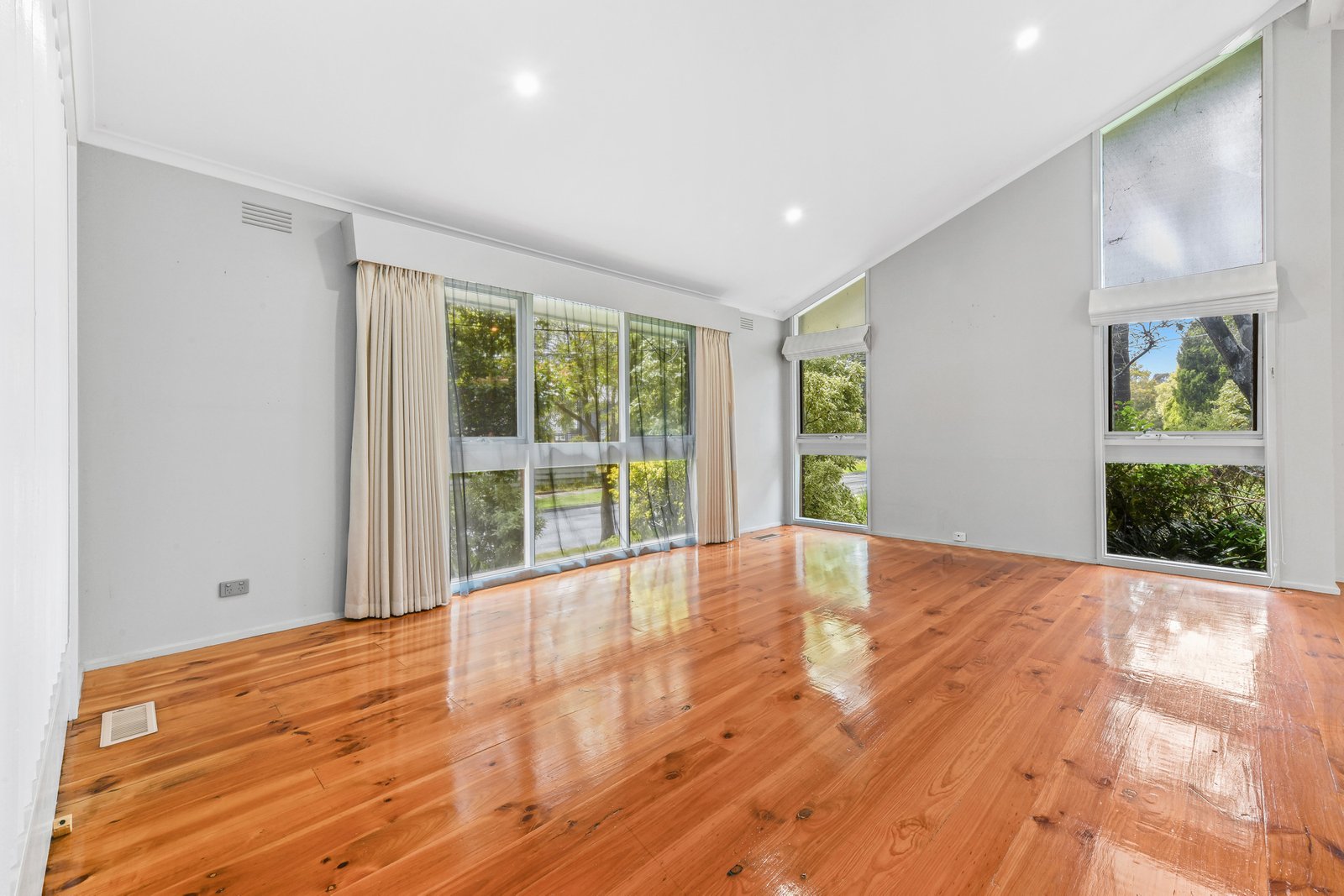 Gallery: 1 Cassinia Avenue