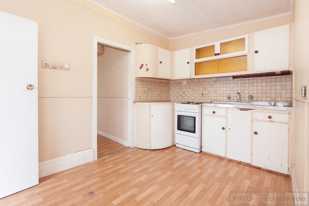 1 Cessnock Rd  WESTON 2