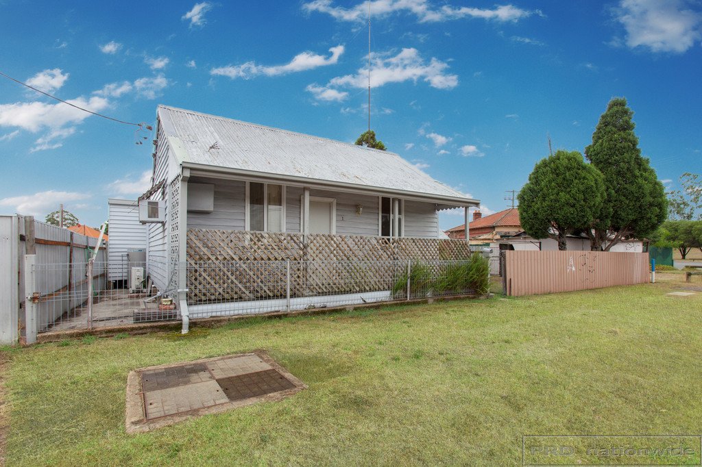 1 Cessnock Rd  WESTON 13