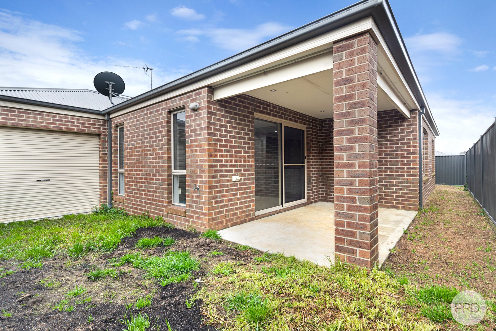 1 Charolais Street DELACOMBE 12