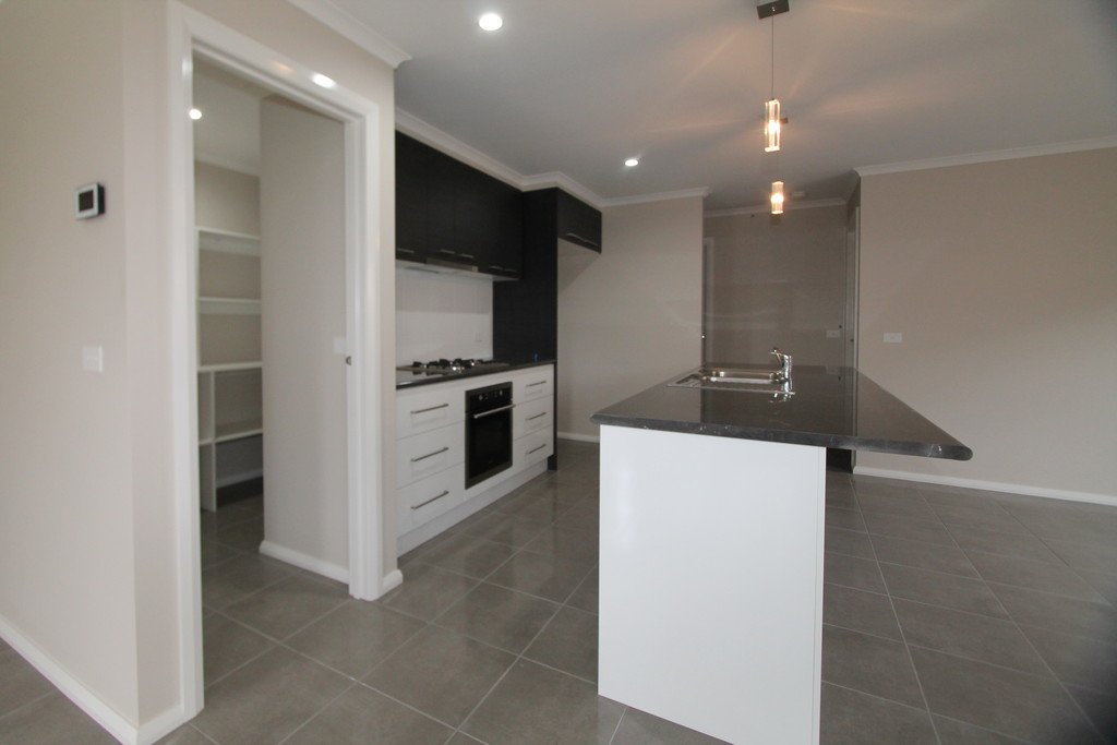 1 Charolais Street DELACOMBE 1