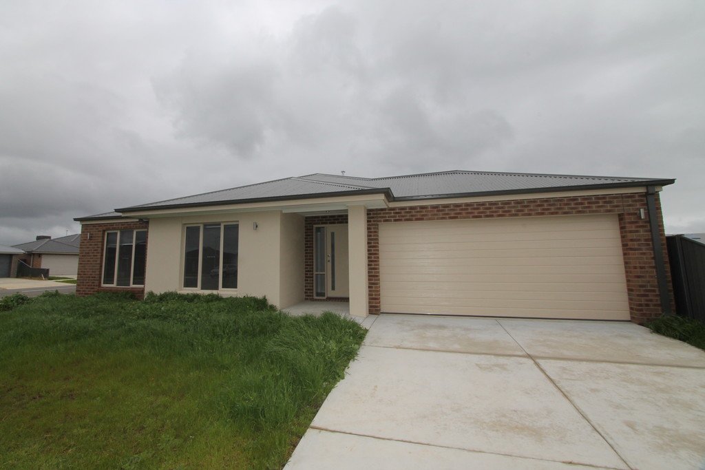 1 Charolais Street DELACOMBE 2