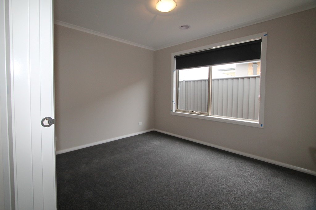 1 Charolais Street DELACOMBE 5