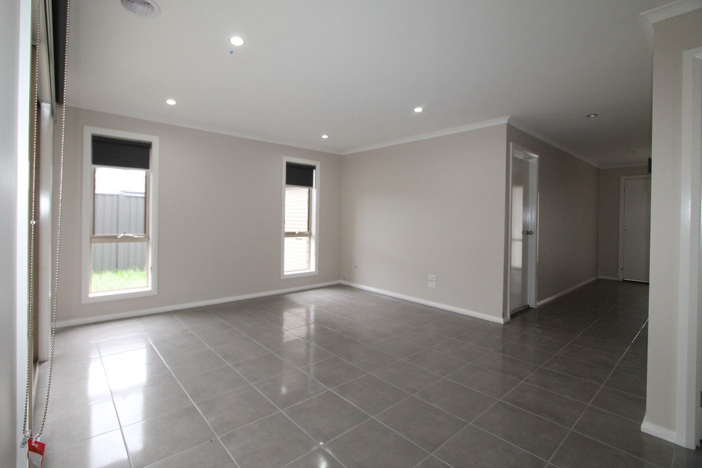 1 Charolais Street DELACOMBE 7