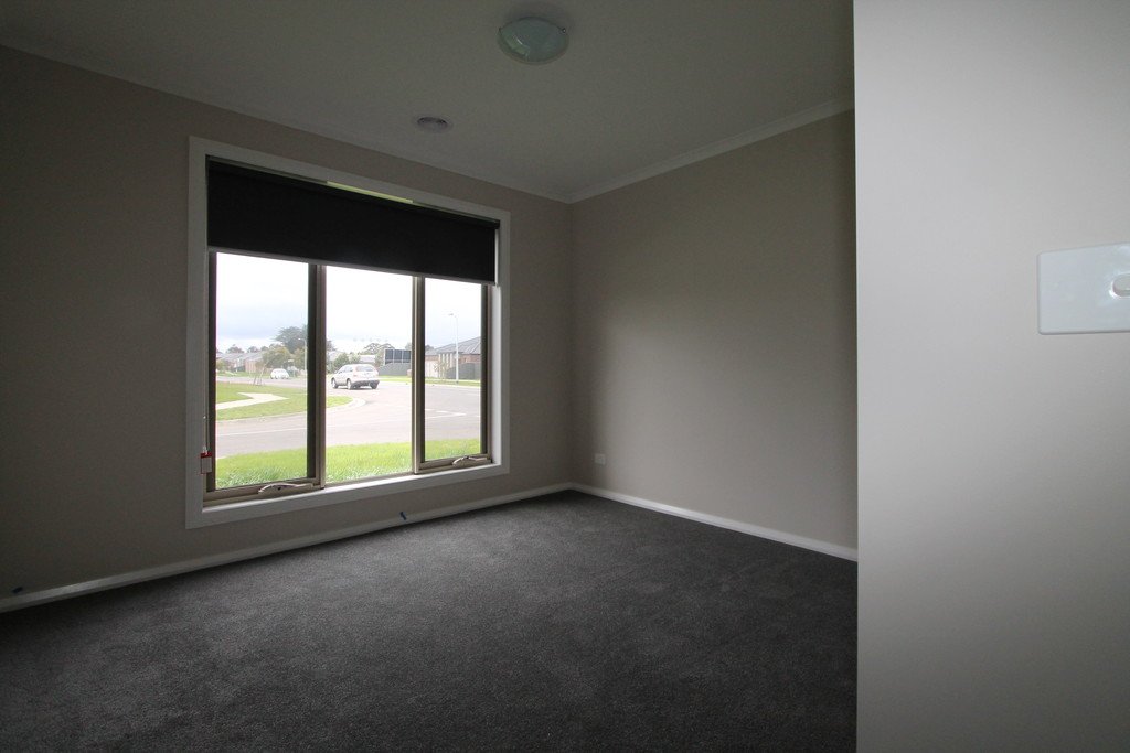 1 Charolais Street DELACOMBE 9