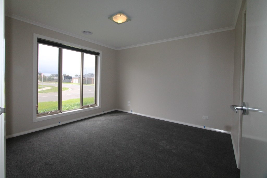 1 Charolais Street DELACOMBE 10