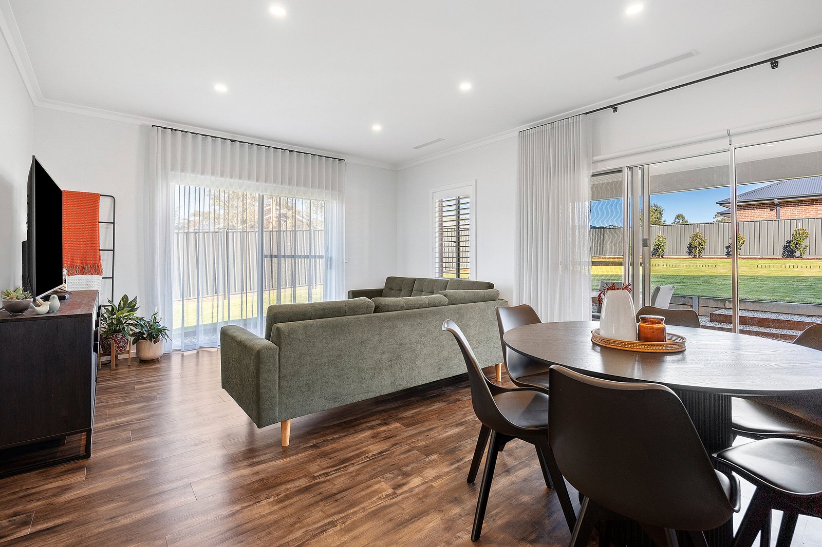 Gallery: 1 Charters Way
