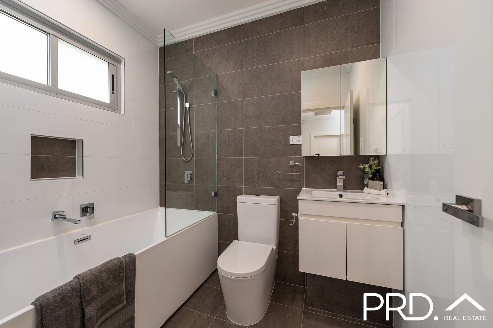 1 Chauvel Avenue MILPERRA 8