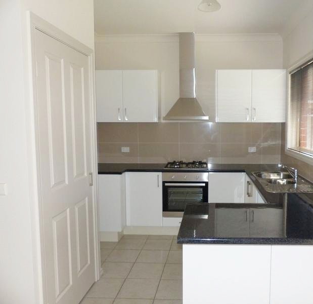 1 Chloe Court LAVINGTON 2