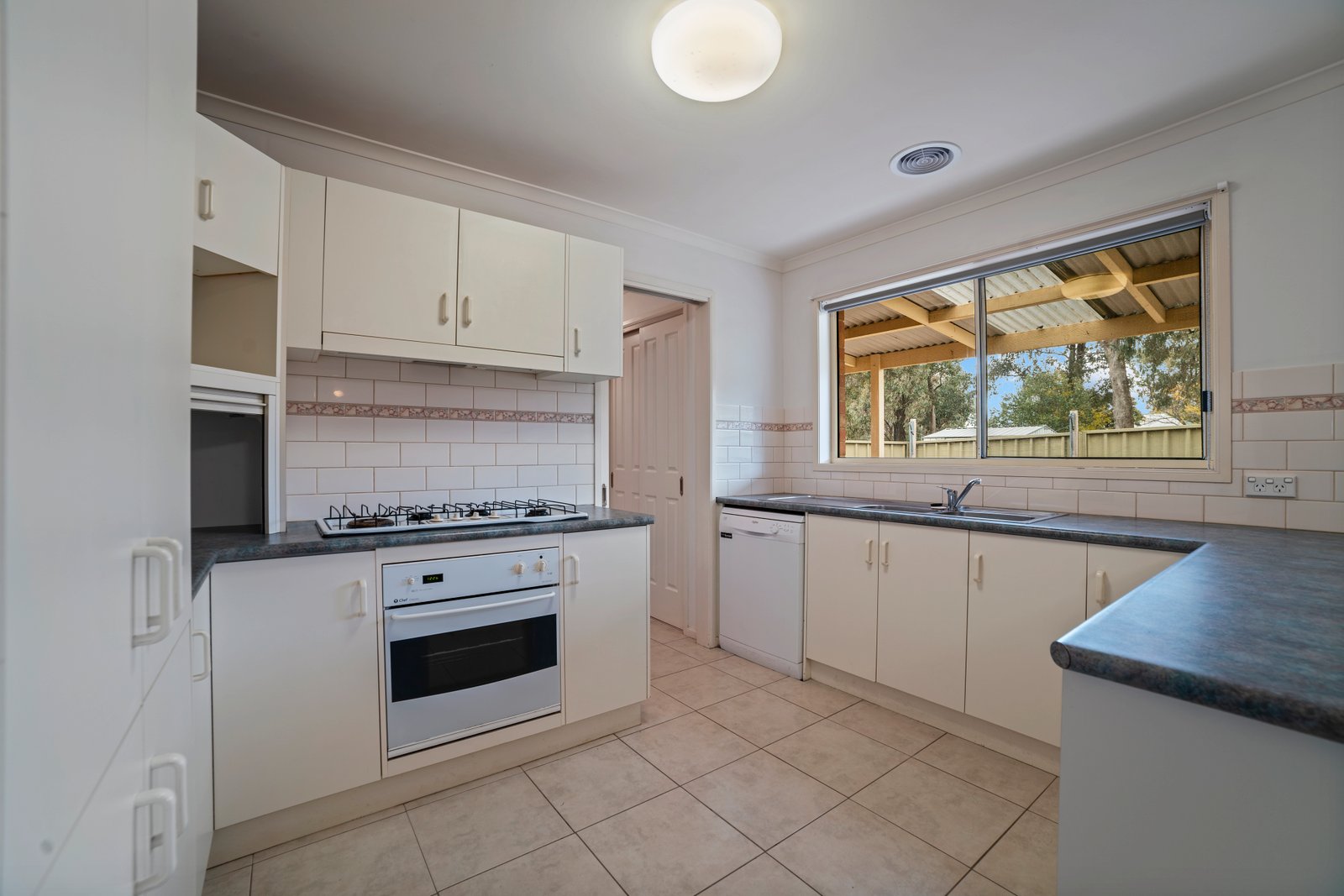 1 Churinga Court GOLDEN SQUARE 3