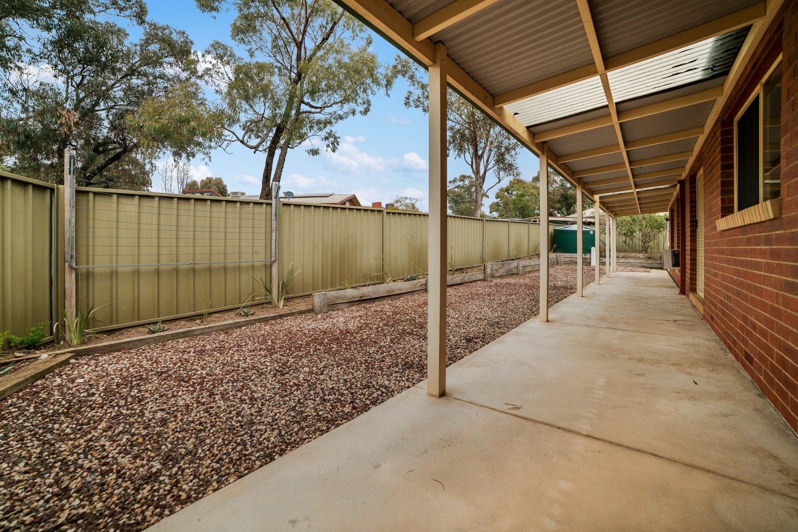 1 Churinga Court GOLDEN SQUARE 11