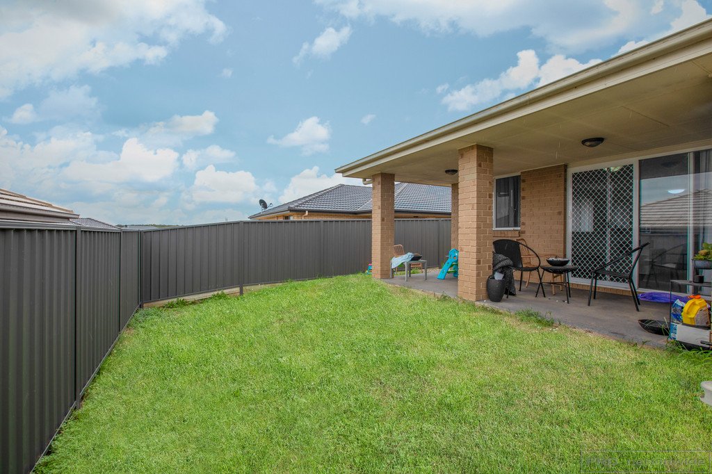 1 Colombard Street CLIFTLEIGH 3
