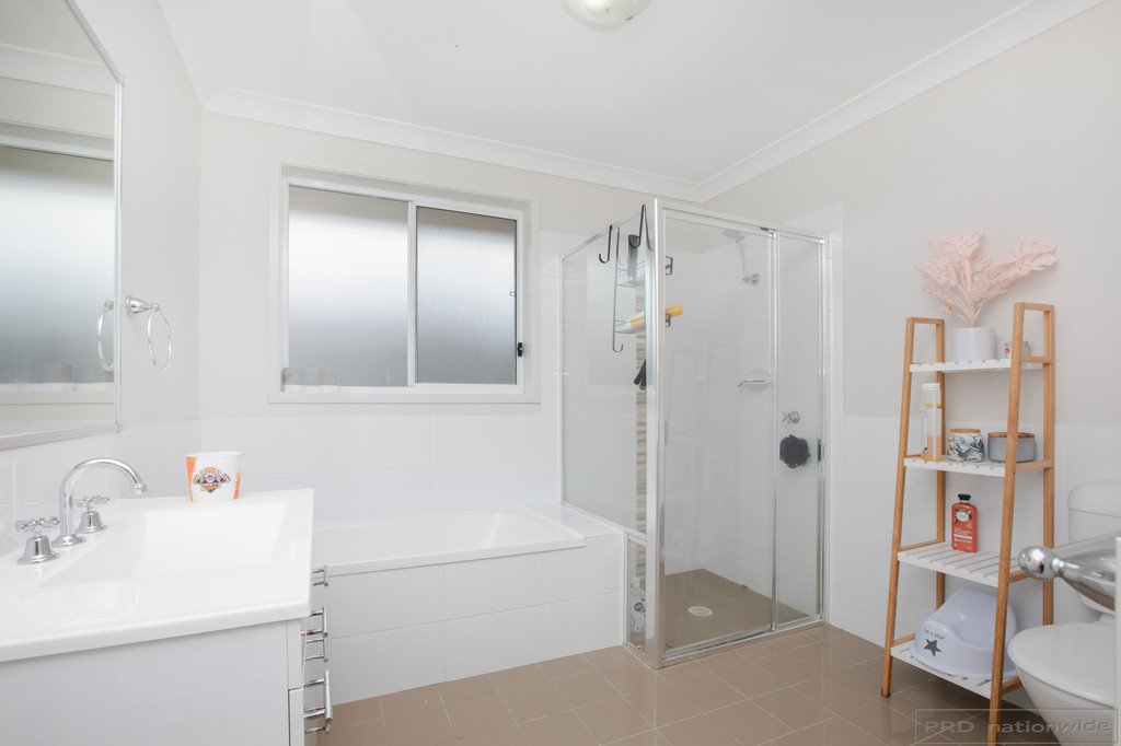 1 Colombard Street CLIFTLEIGH 4