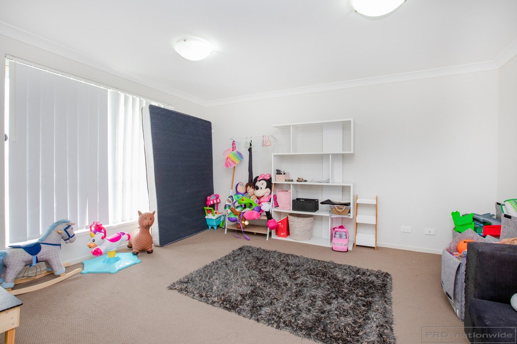 1 Colombard Street CLIFTLEIGH 11