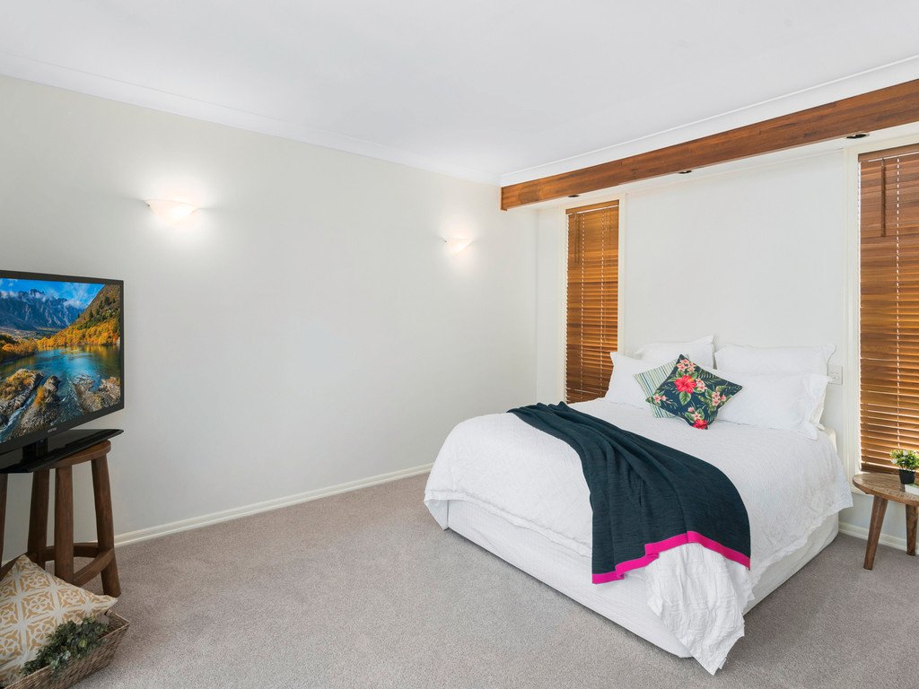 1 Coolabah Court BANORA POINT 5