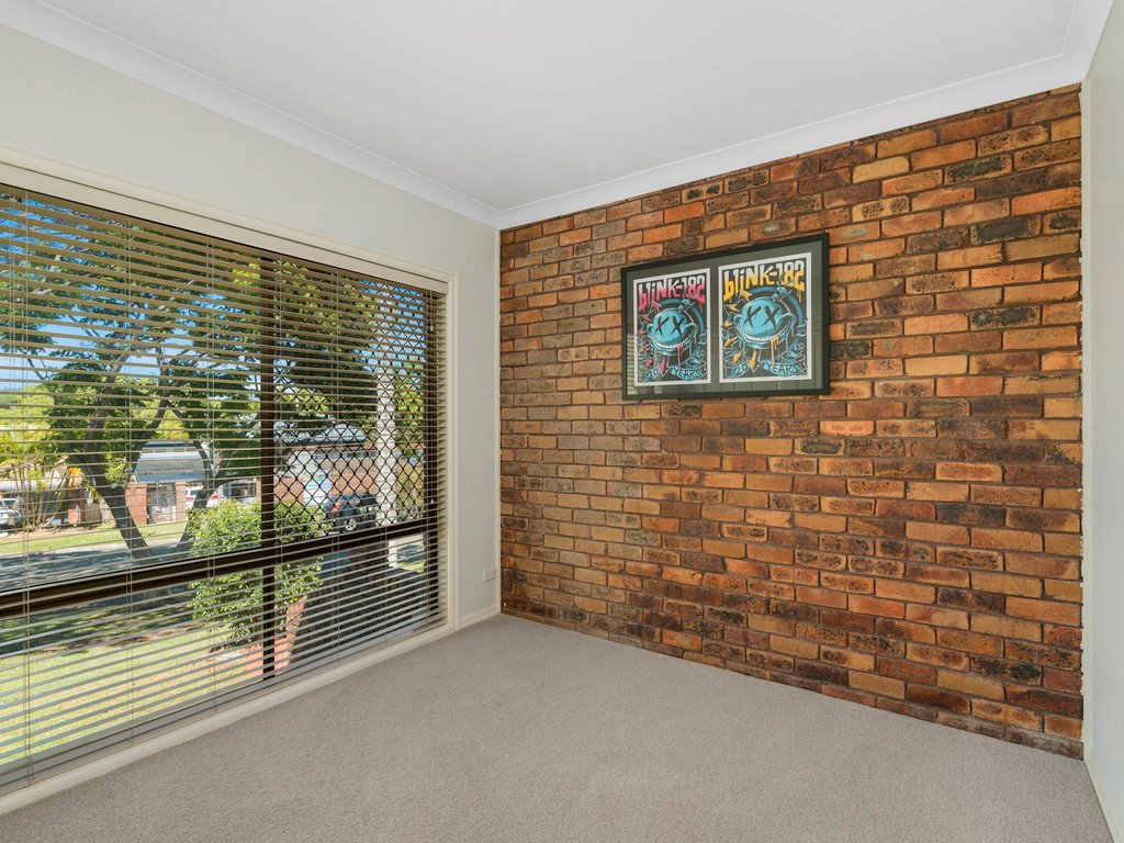 1 Coolabah Court BANORA POINT 8