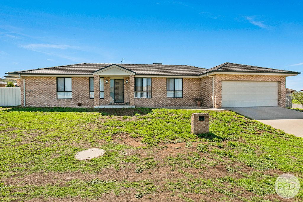 1 Coolamon Close OXLEY VALE 1