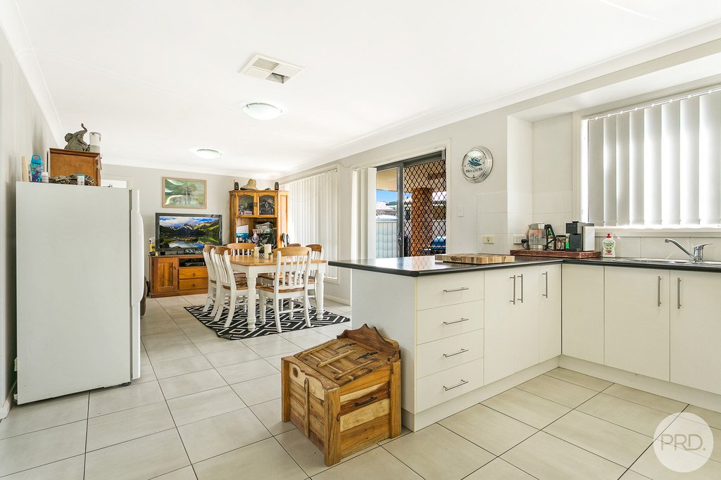 1 Coolamon Close OXLEY VALE 7