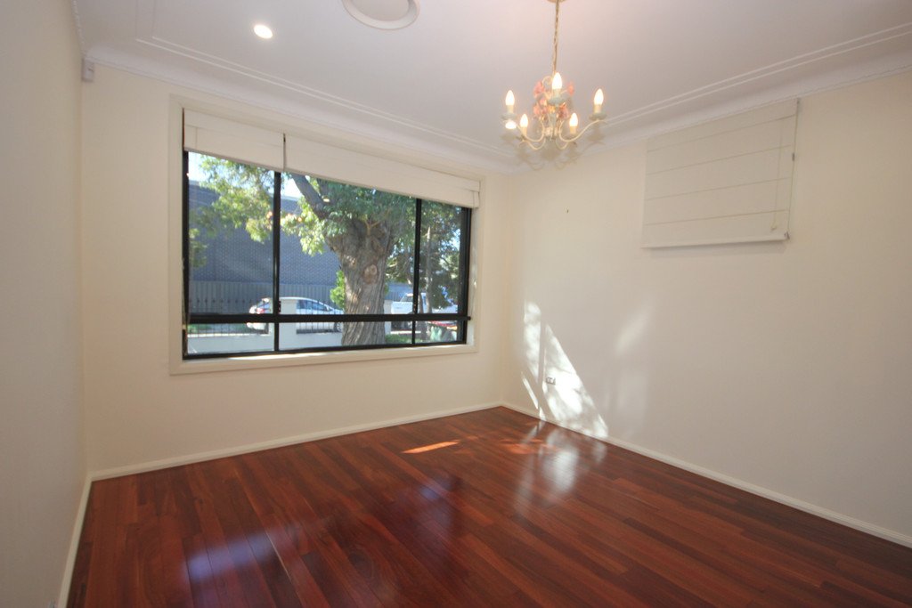 1 Coora Street SANS SOUCI 5