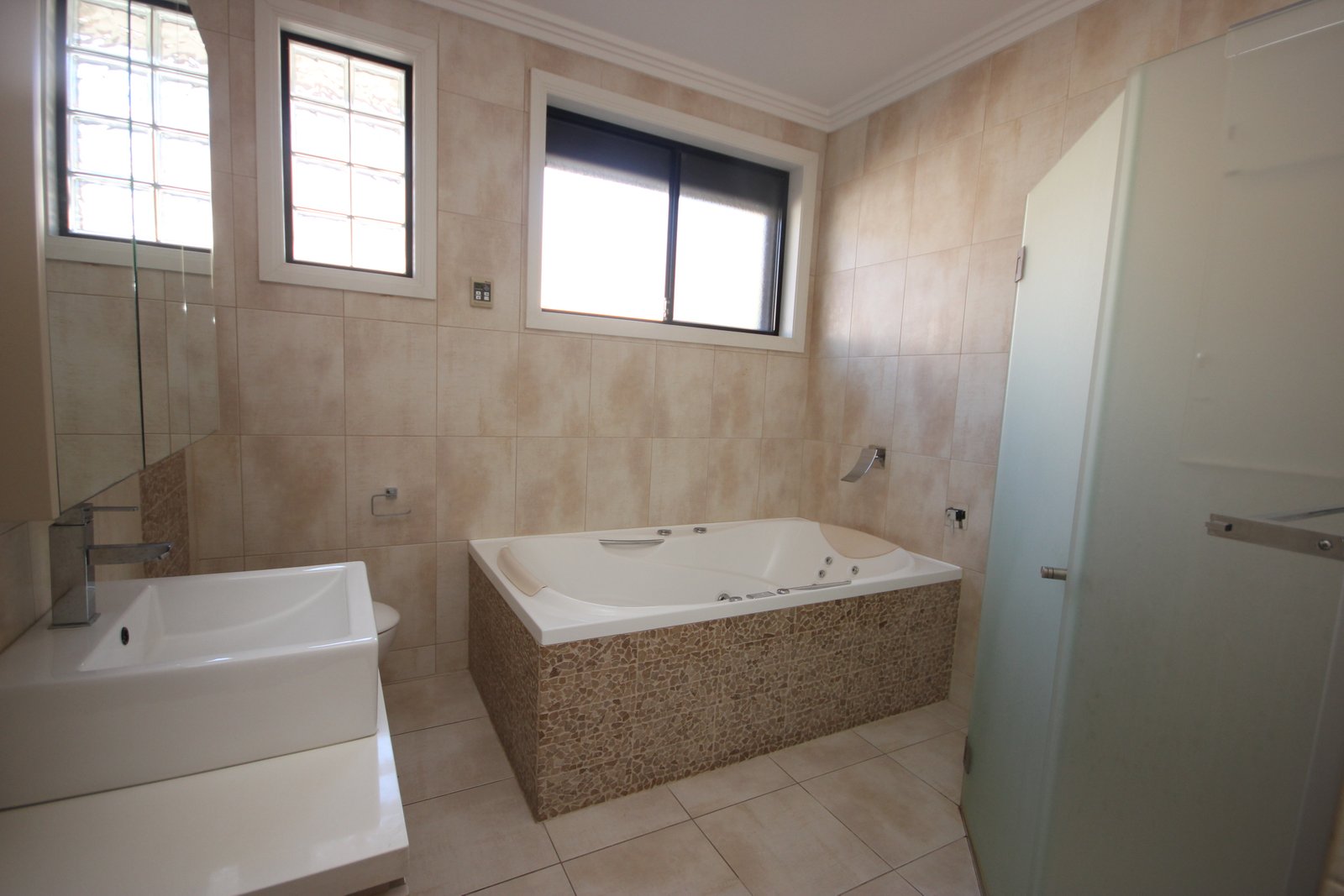 1 Coora Street SANS SOUCI 3