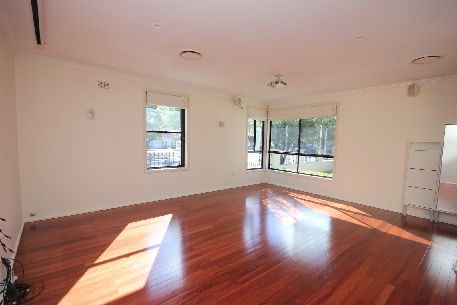 1 Coora Street SANS SOUCI 8