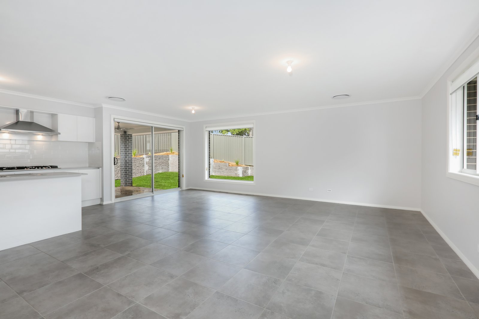 1 Corella Ave  HORSLEY 3