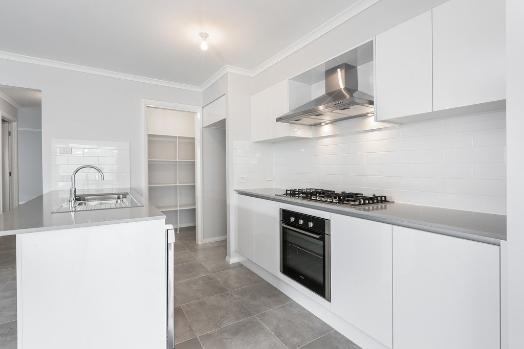 1 Corella Cr  HORSLEY 2