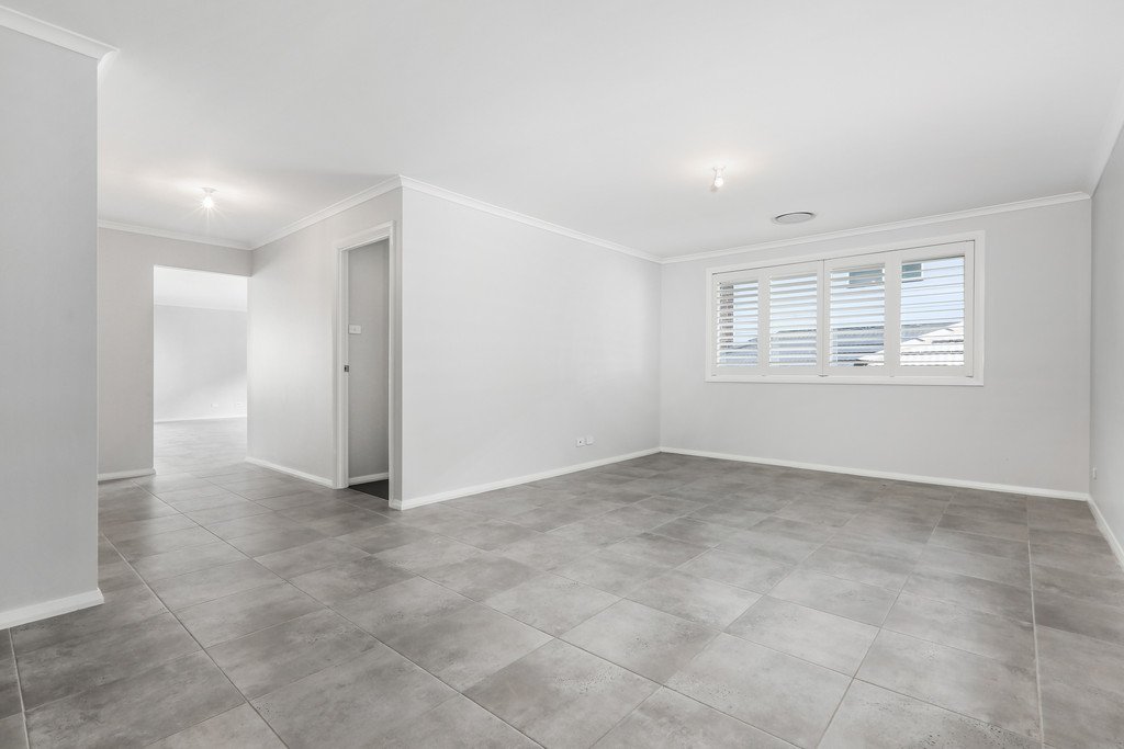 1 Corella Cr  HORSLEY 5