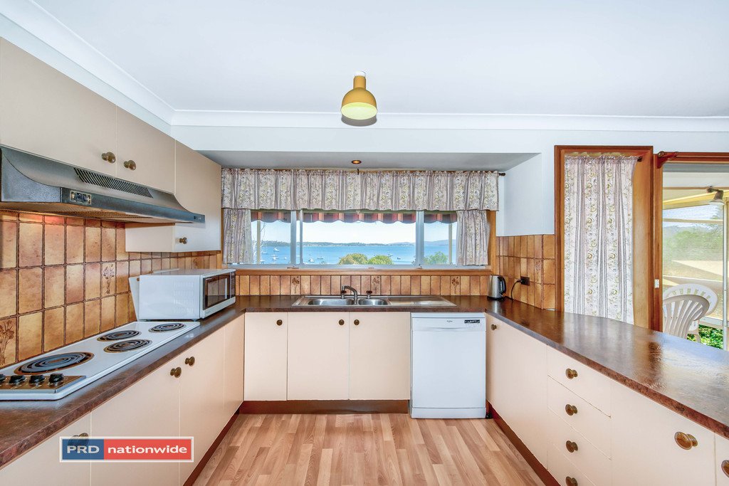 1 Corrie Parade CORLETTE 12