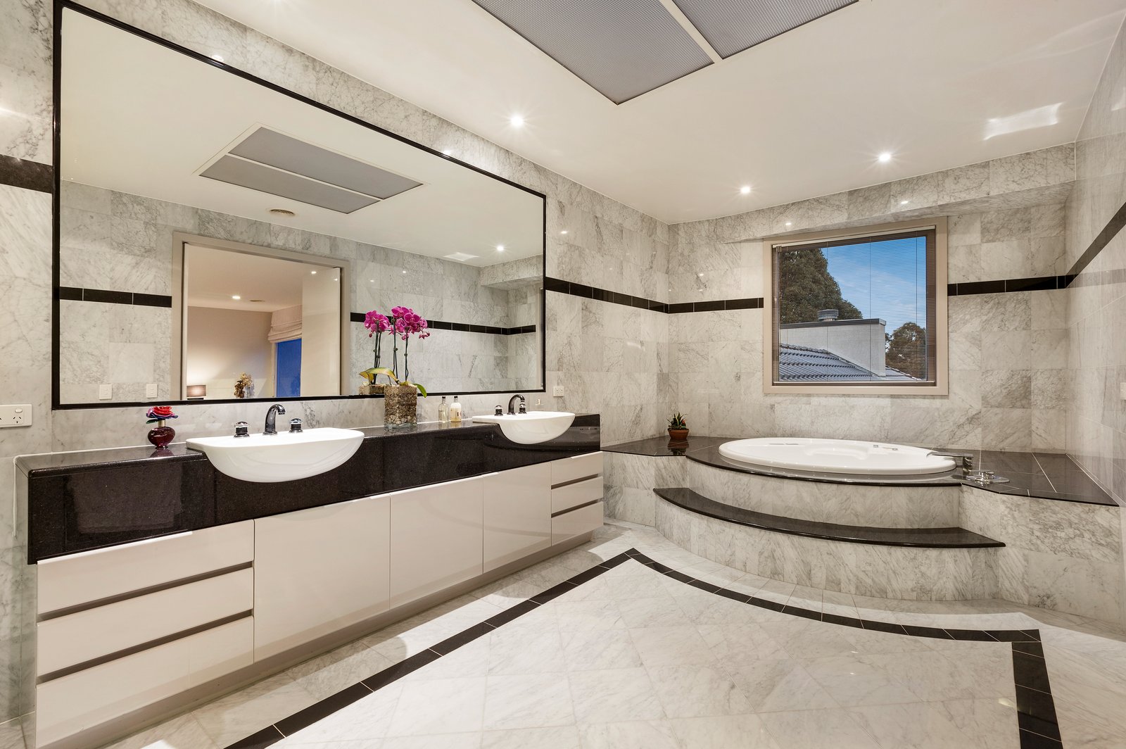 Real Estate and Property in 1 Cottonwood Court, Templestowe, VIC