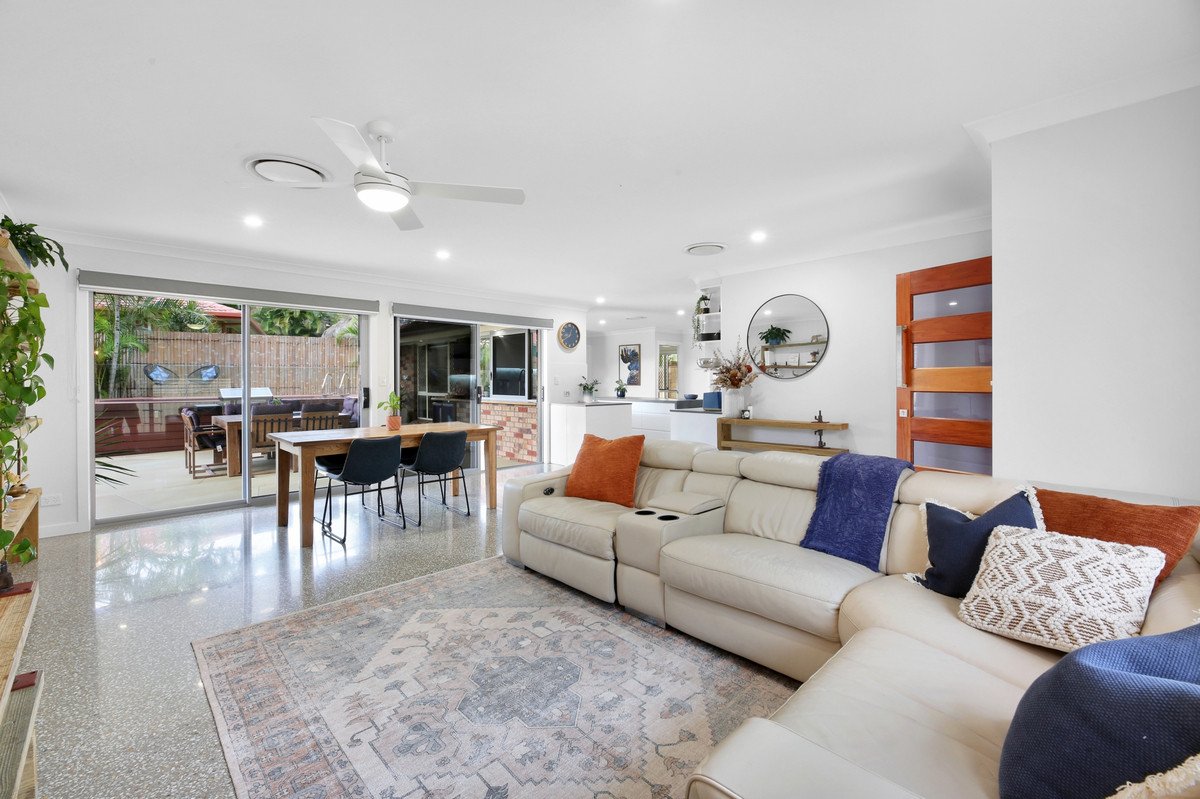 1 Cowell Drive Burleigh Heads 5