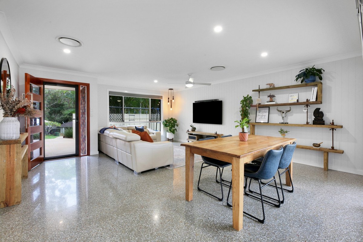 1 Cowell Drive Burleigh Heads 7