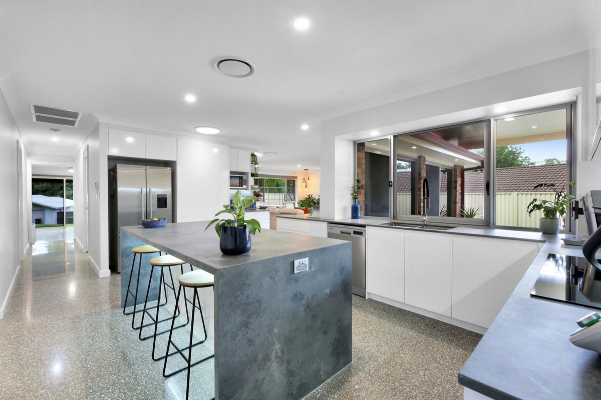 1 Cowell Drive Burleigh Heads 10