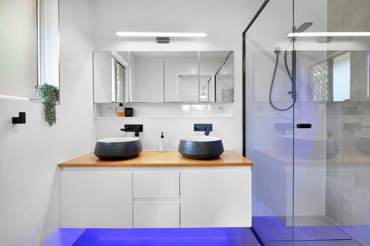 1 Cowell Drive Burleigh Heads 16