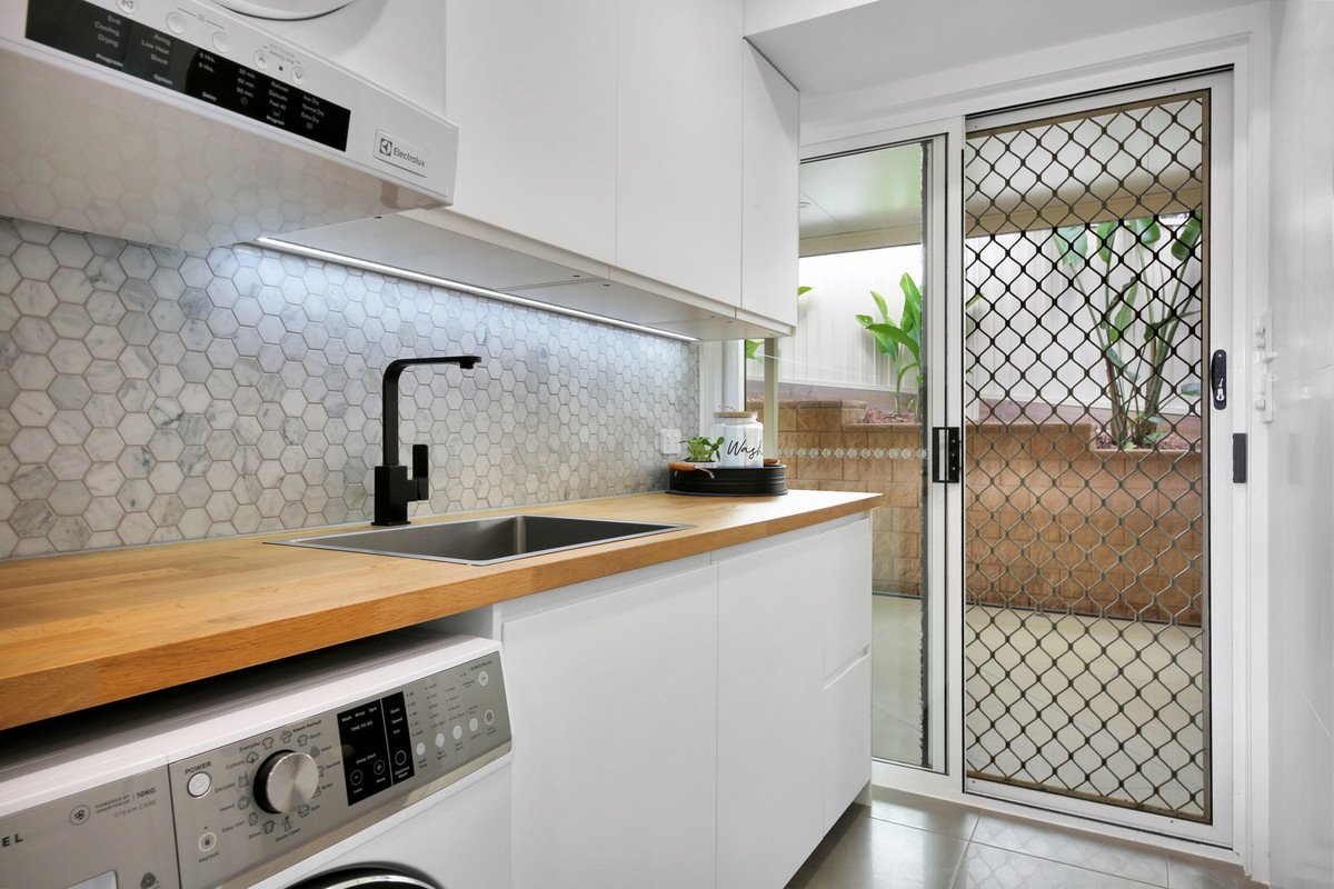 1 Cowell Drive Burleigh Heads 21