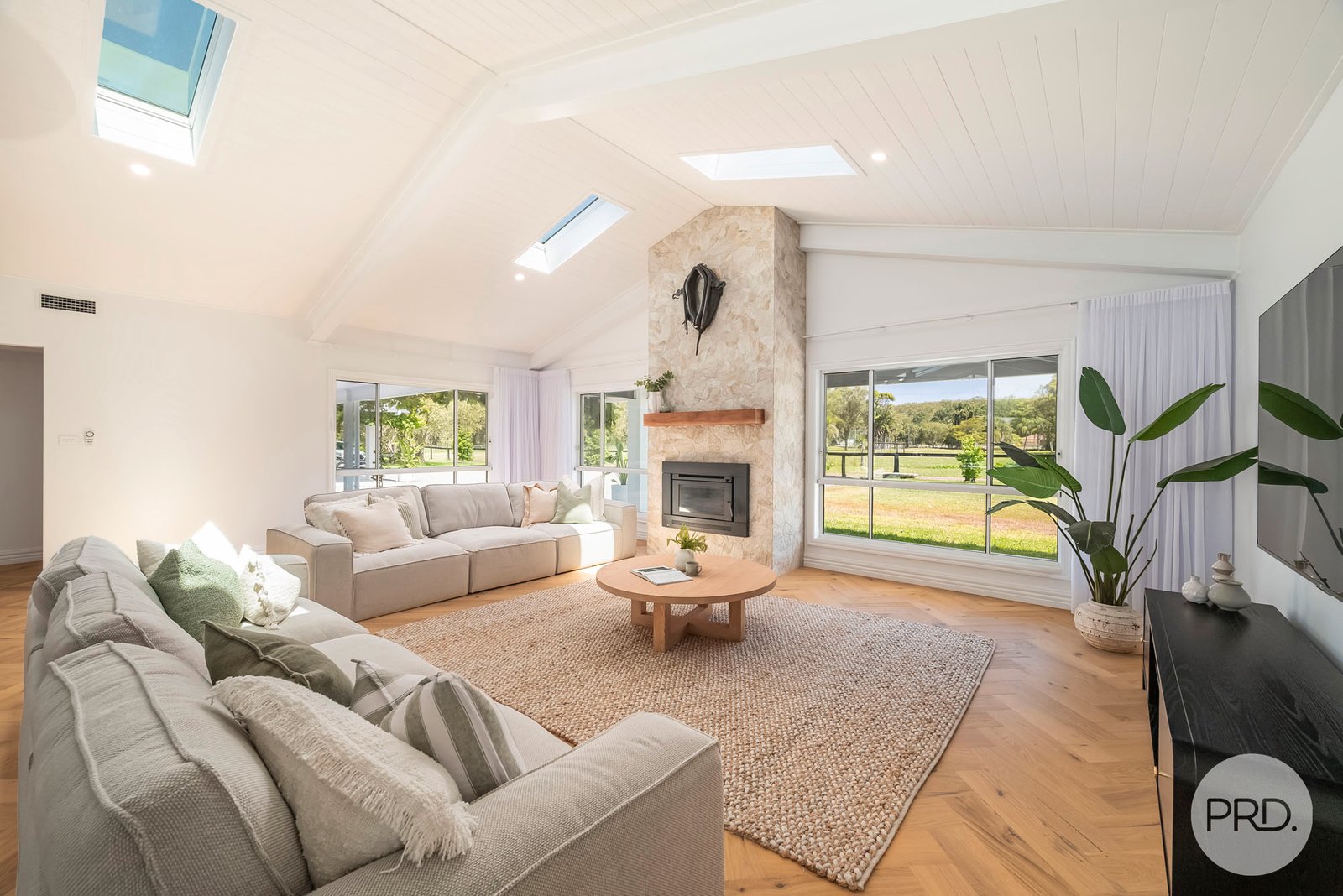 1 Cromarty Lane BOBS FARM 6