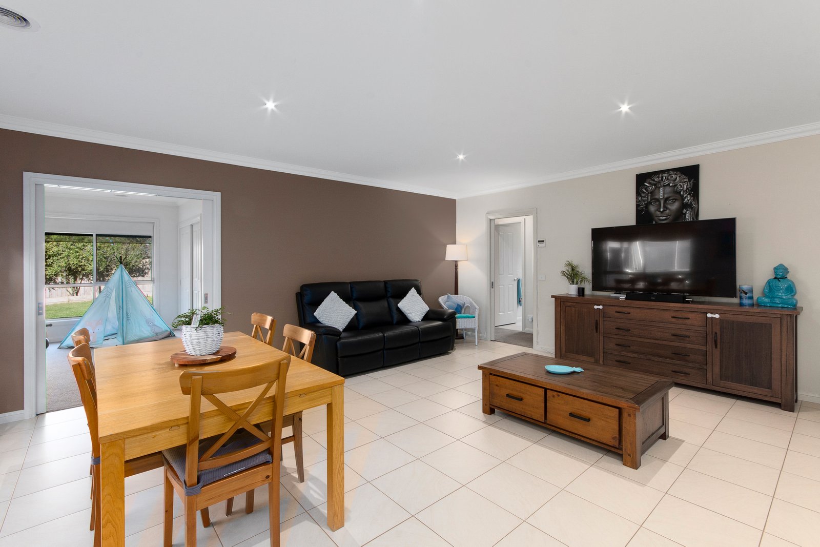 Gallery: 1 Curdie Place