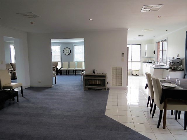 1 Danehill Court INVERMAY 8