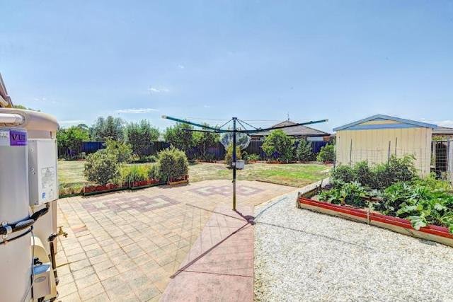 1 Danehill Court INVERMAY 13