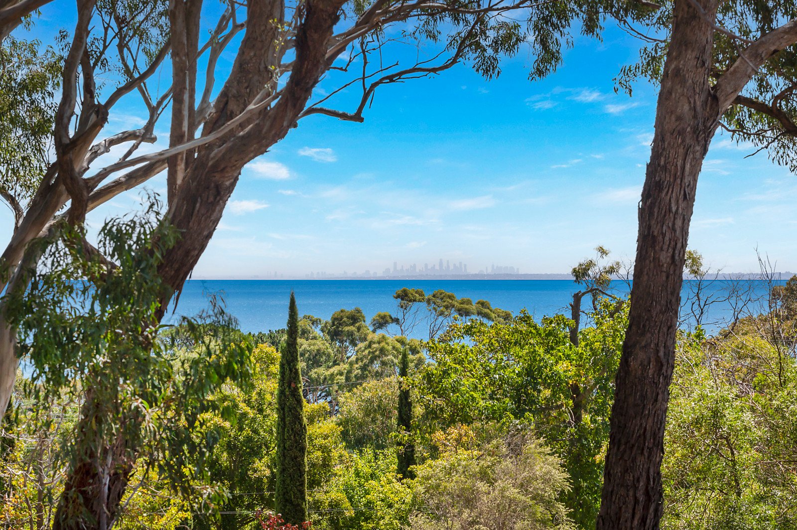 1 Daveys Bay Road, Mount Eliza, VIC