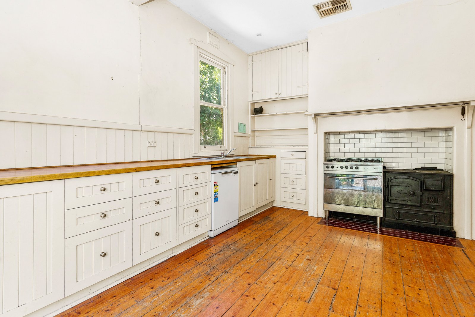 Gallery: 1 Deakin Street