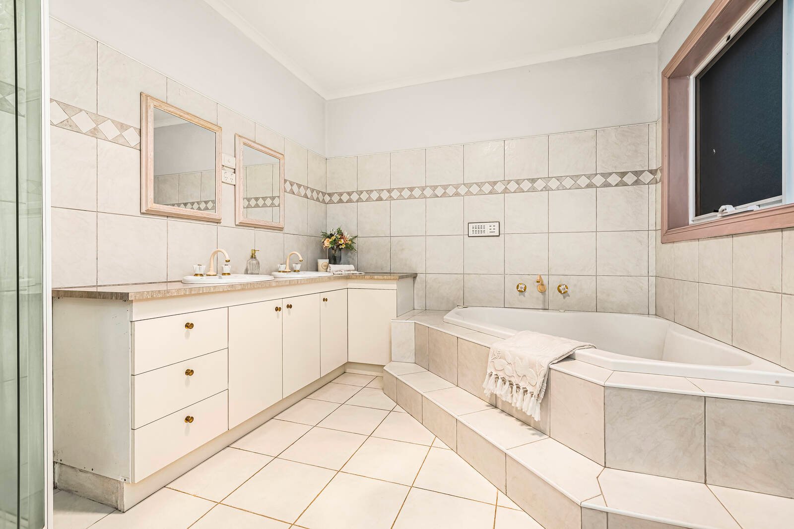 Real Estate and Property in 1 Delaney Court, Keilor, VIC