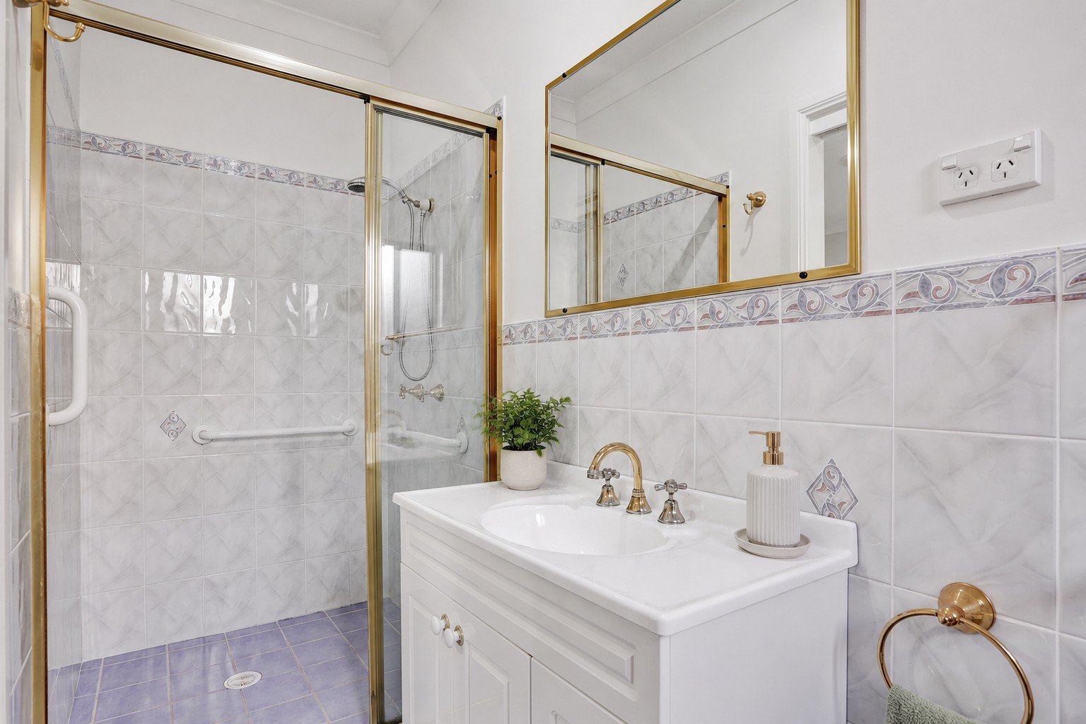 1 Delmont Place KANAHOOKA 8