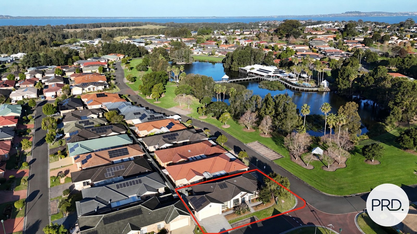 1 Delmont Place KANAHOOKA 12
